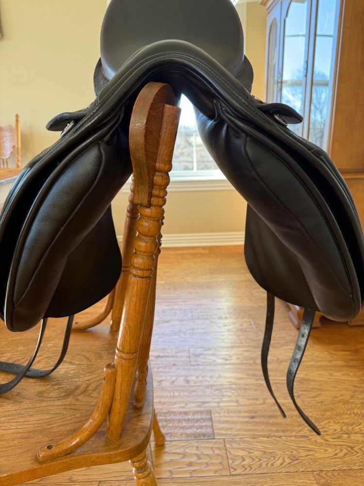 dressage saddle