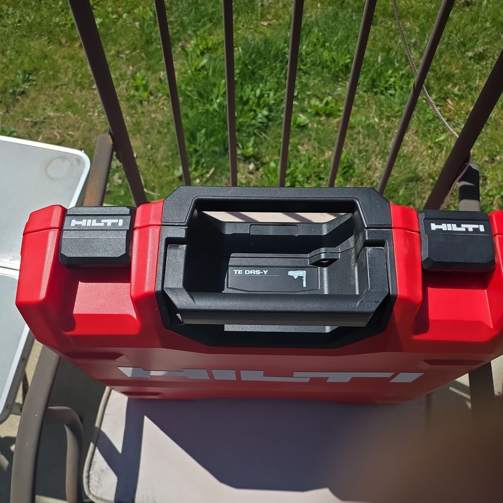 Hilti Te DRS-Y Dust Removal System . Never used.
