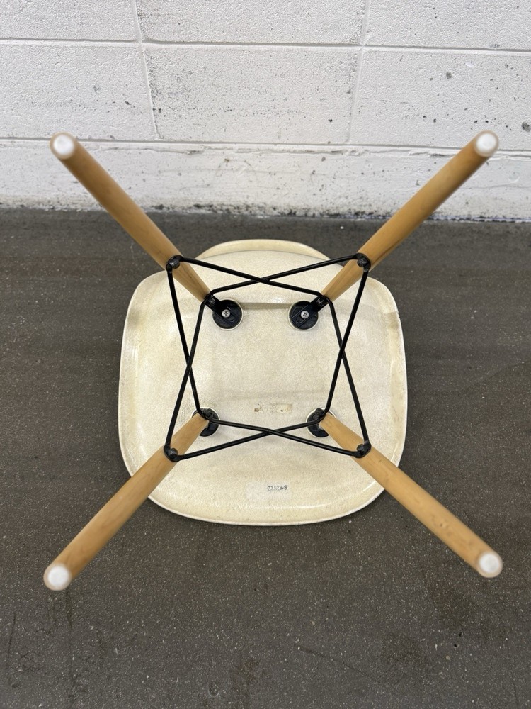 Herman Miller Eames DSW Chair, Parchment