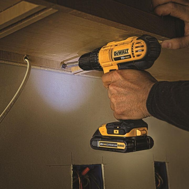 DEWALT 20V Max 2 Tool Combo Kit-DCK240C2