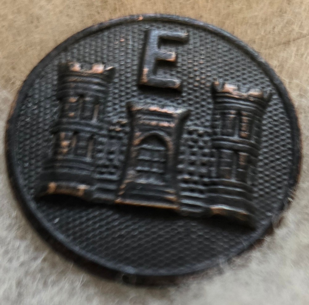 WW1 US Army Engineer  "E"  Company Collar Disc with nut