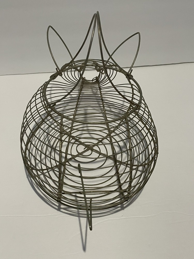 Wire Fresh Egg Gathering Basket Piglet Design