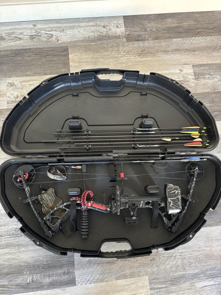 PSE Stinger 3G Compound Bow Package – Case, Sight, Stabilizer – Ready To Hunt