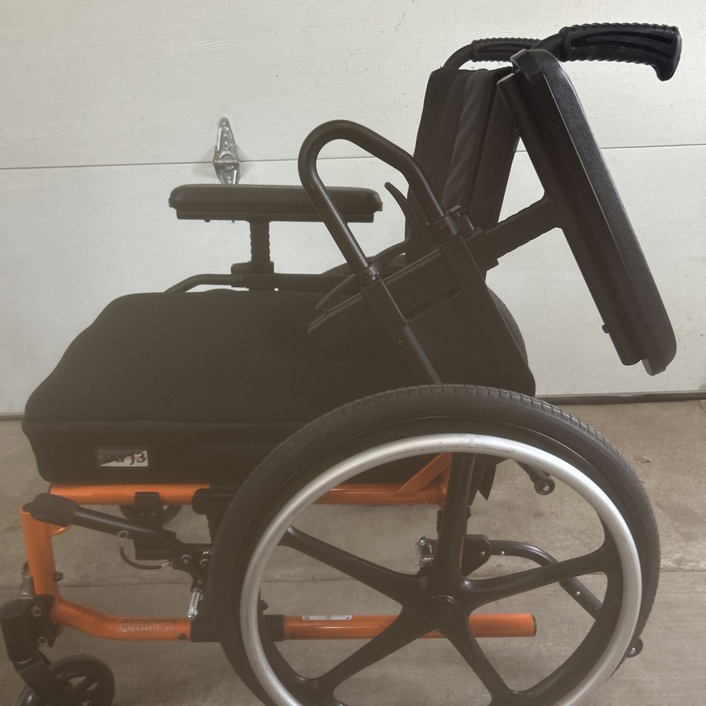 Ki Mobility CATALYST 17x19 Wheelchair