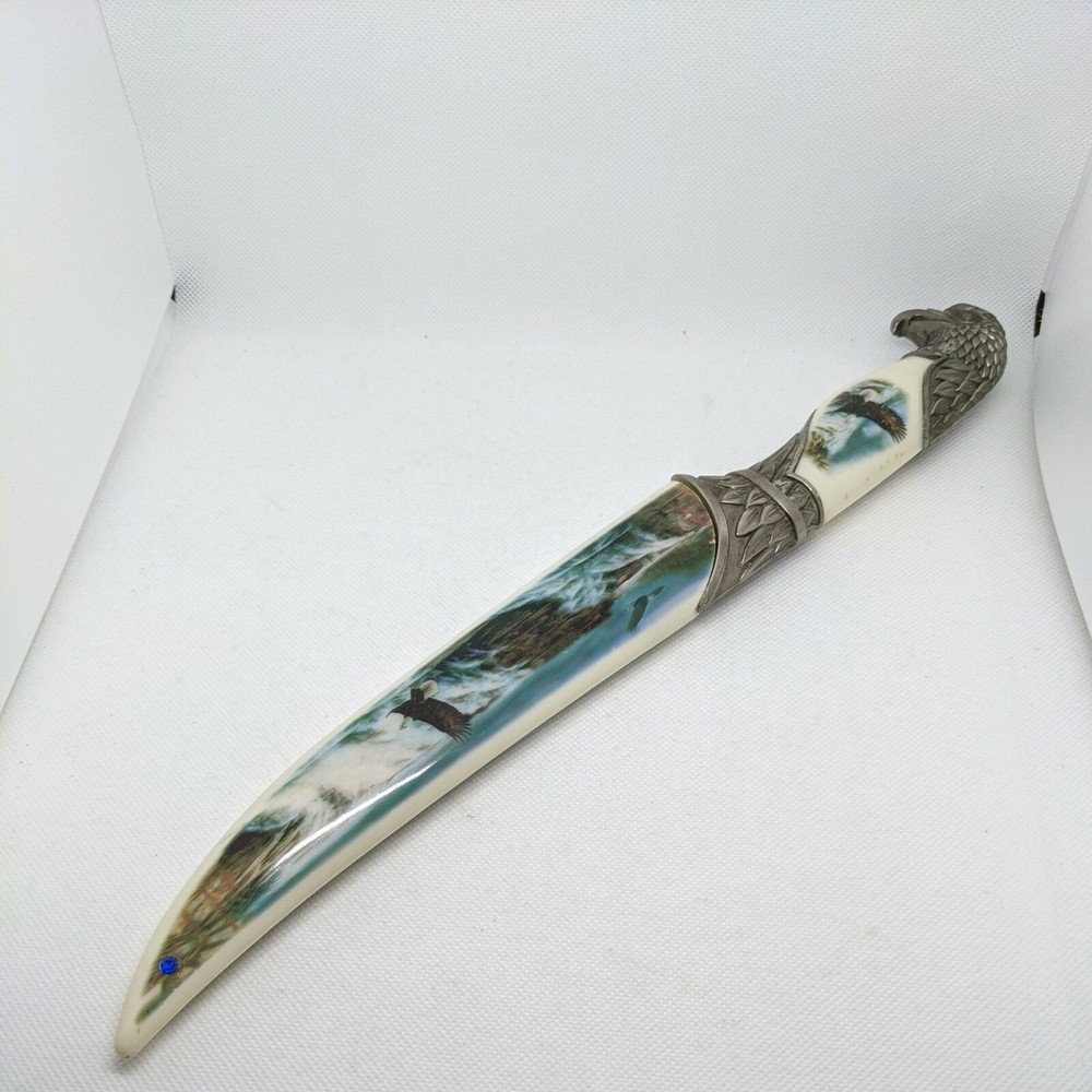 13" HUNTER COLLECTORS EAGLE DAGGER Fixed Blade Knife (Sheath is Plastic) #408