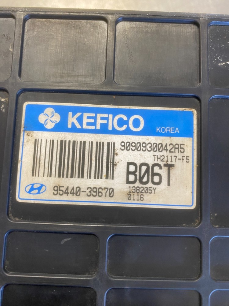 2001-2003 Hyundai Santa Fe Transmission Control Module Computer 95440-39670