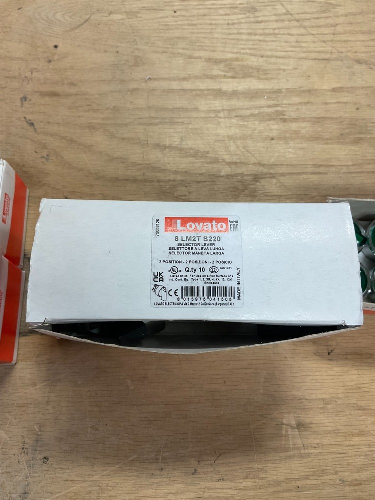 Lovato 2 Position 8 LM2T S220 Switch