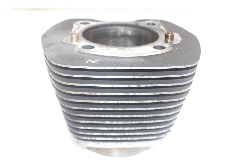 2005 Harley Electra Glide FLHTCI  Engine Cylinder Jug