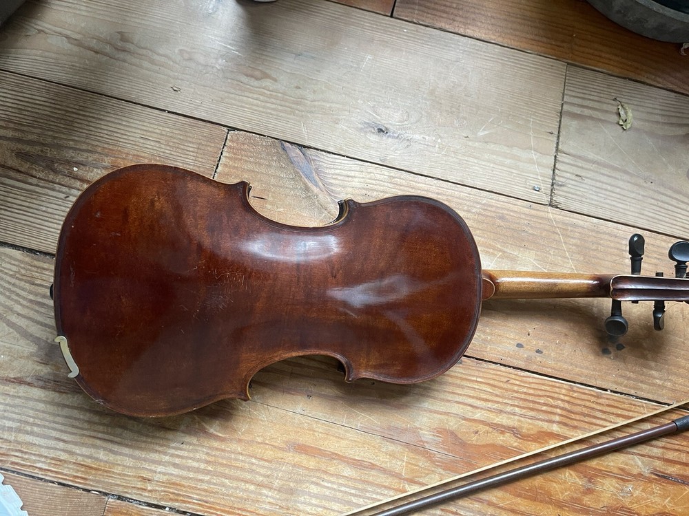 antique violin