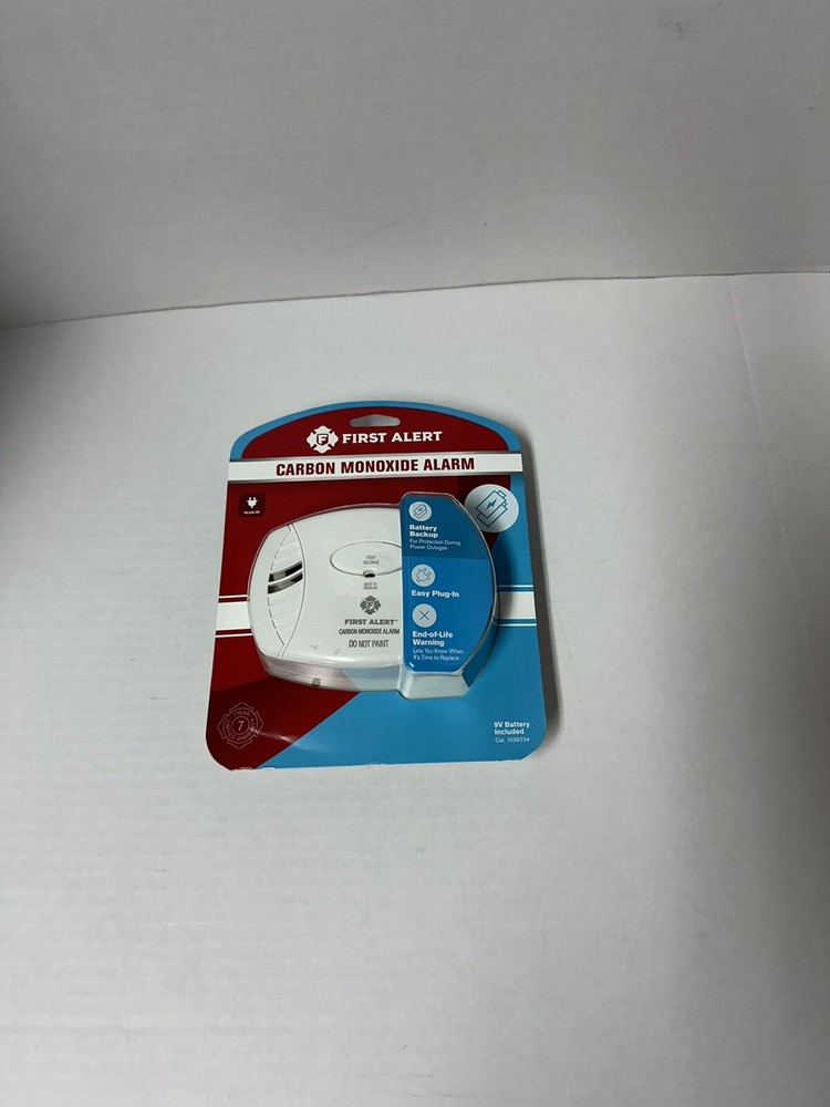 FIRST ALERT Battery Powered Carbon Monoxide Alarm  New Sealed