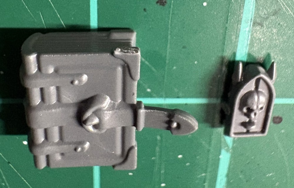 Warhammer 40K Primaris Chaplain Reliquary Book & Skull Icon Upgrades Kitbash