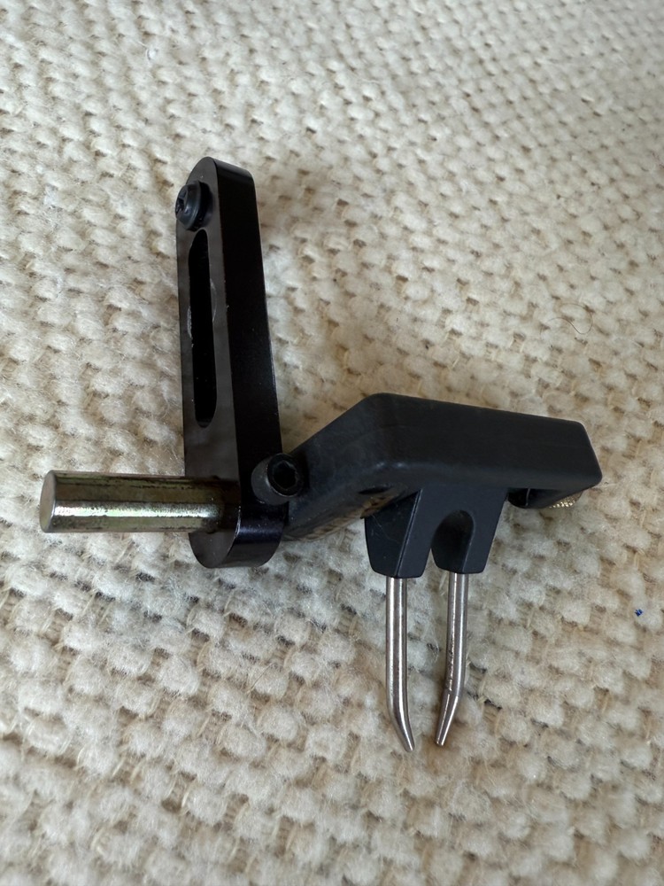 Cobra Dual Prong Flipper Rest