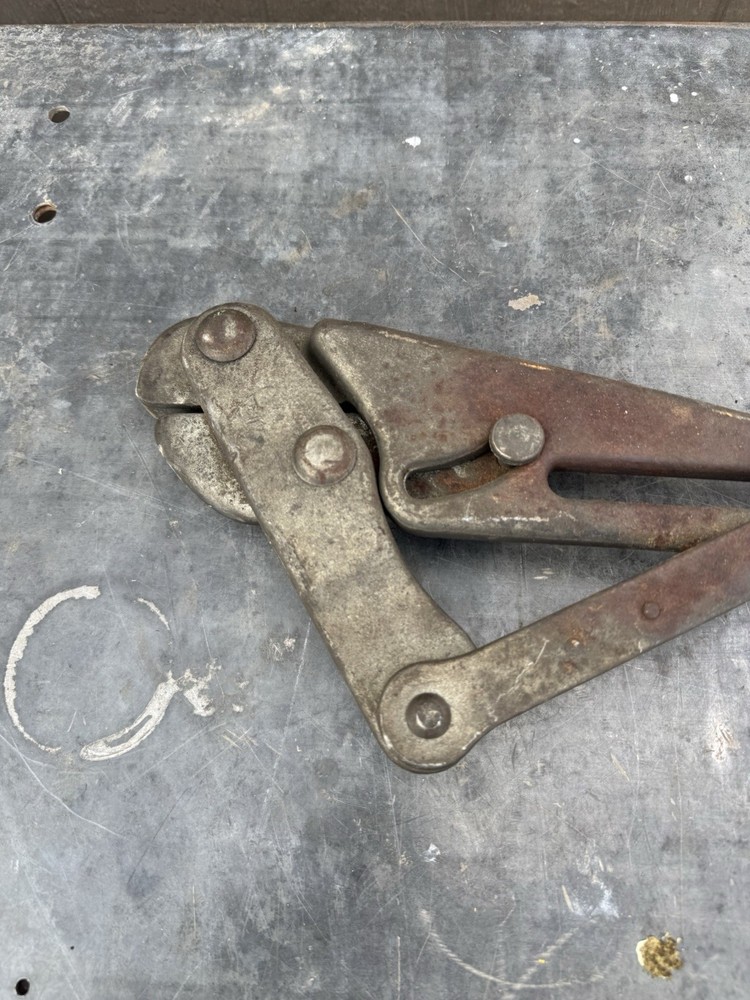 Klein Tools 1628-17B Grip Wire Cable Puller