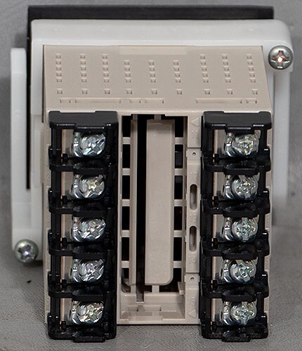 NEW Omron E5CSV-Q1KJ-W Temperature Controller