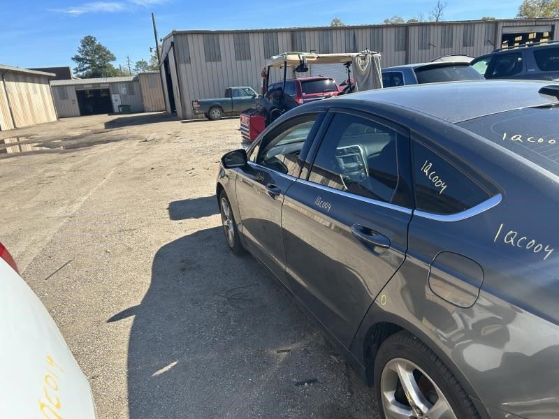 FUSION 2016 High Mounted Stop Light 104539565