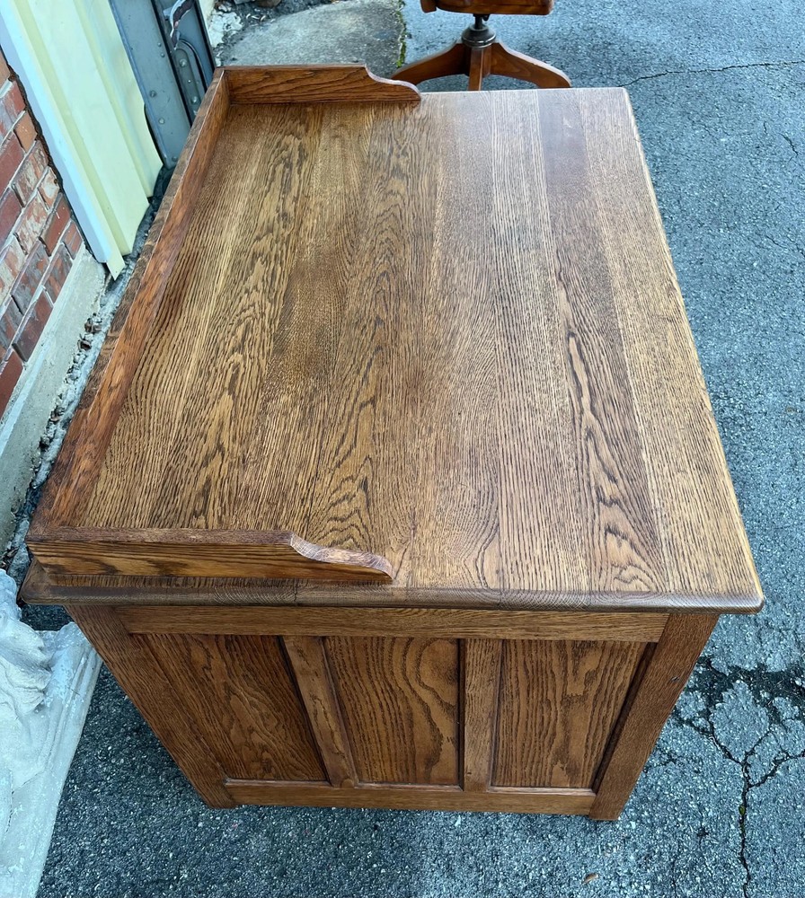 Early 20th Century Oak Desk