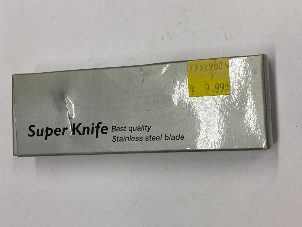 Red Folding Super Knife w/Combo Blade, Thumbhole, Linerlock C-829RD