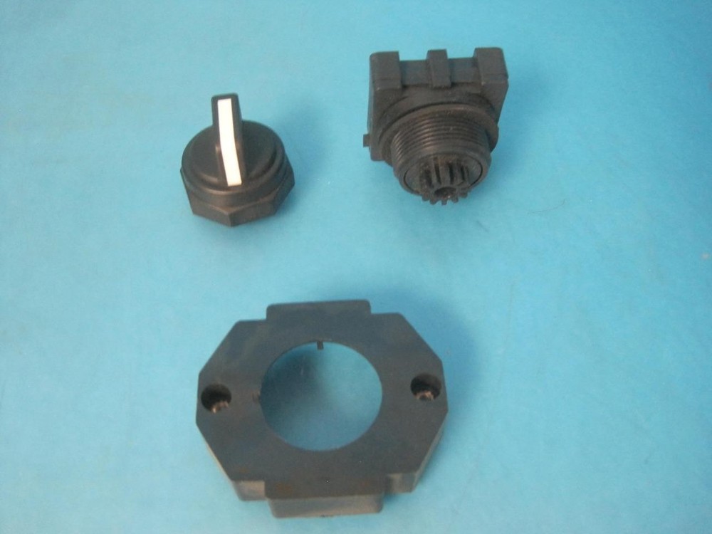 HSS03-SHWE-CBFSR SELECTOR SWITCH New in Box