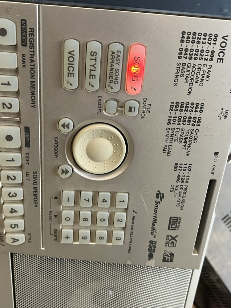 YAMAHA PSR-K1 Keyboard READ