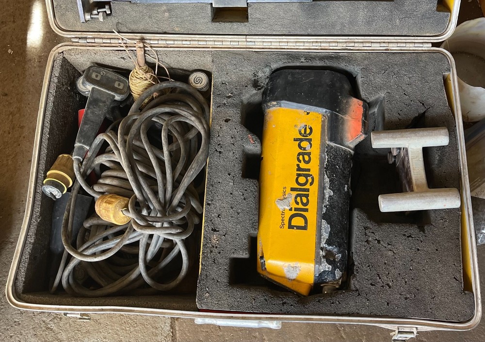 Spectra-Physics Dialgrade 1160 Pipe Laser Set With Case (Untested)