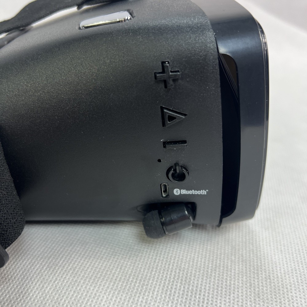 Tzumi Dream Vision Pro Virtual Reality VR Smartphone Headset W Controller