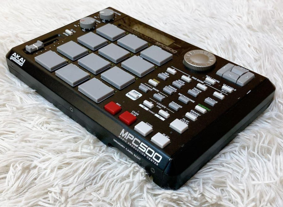 Akai Professional MPC500 Portable Sampler Sequencer Basic functions Tested Used