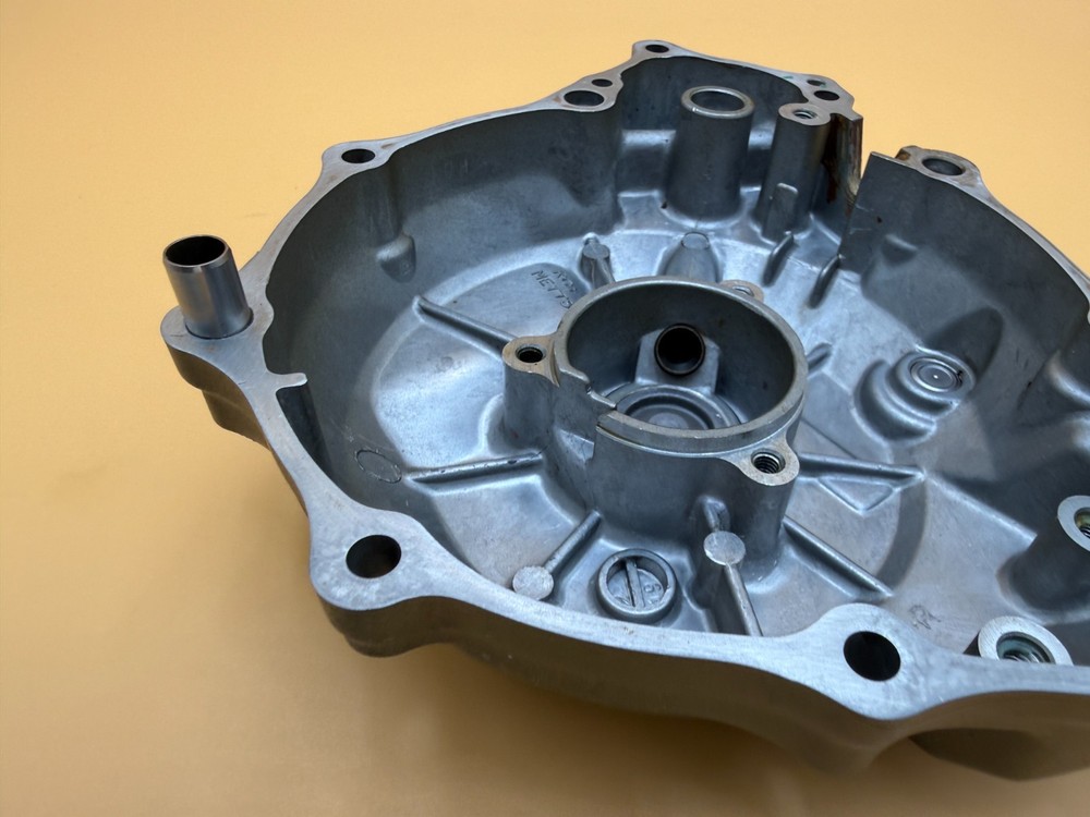 2000 - 2004 XR400R XR400 Left Side Engine Crankcase Stator Flywheel Case Cover
