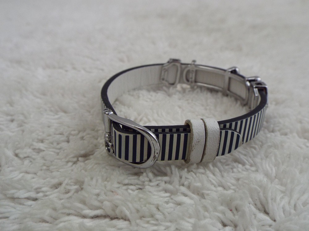 Black White Sripe Vinyl Buckle Strap Belive Bracelet