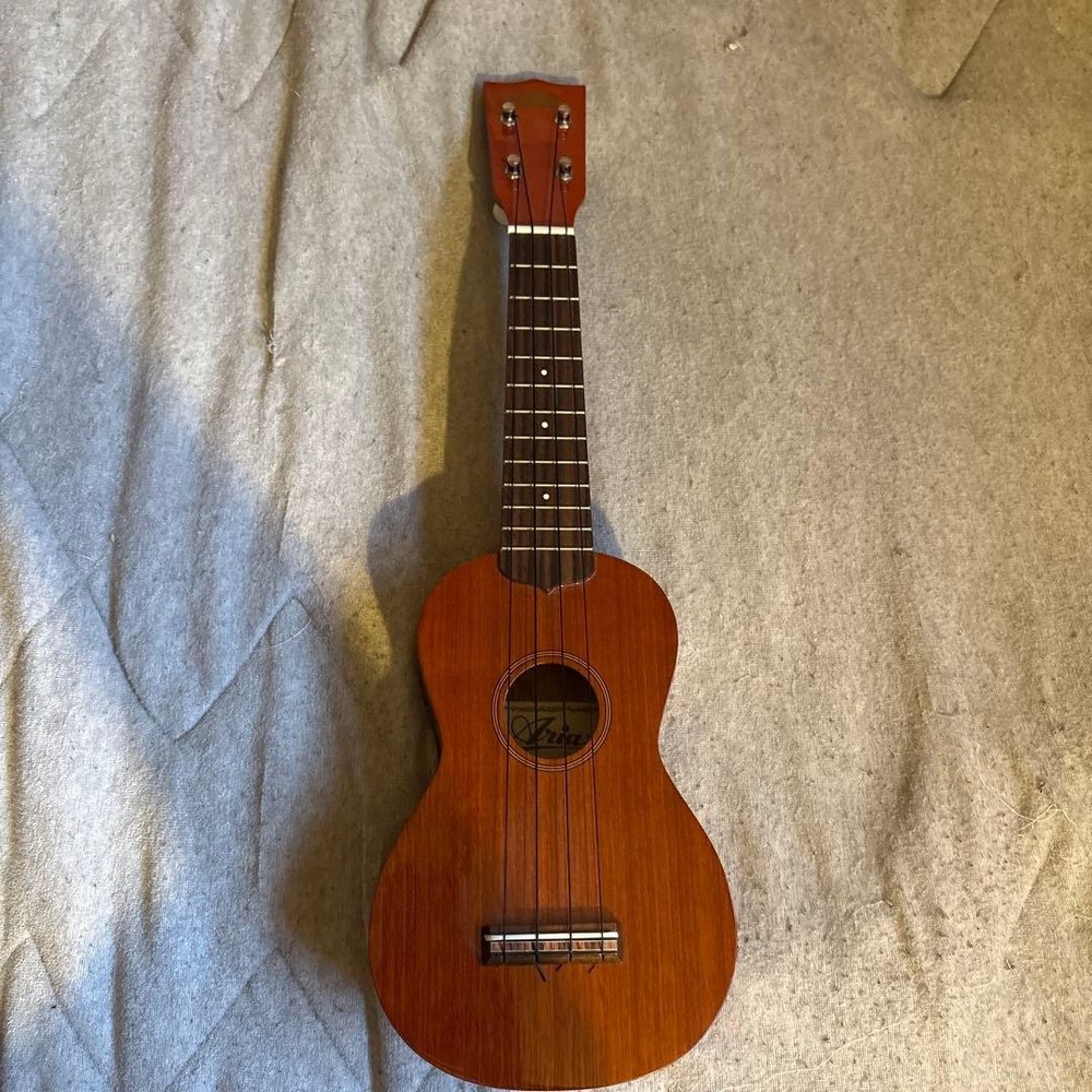 Aria wooden ukulele 4 strings