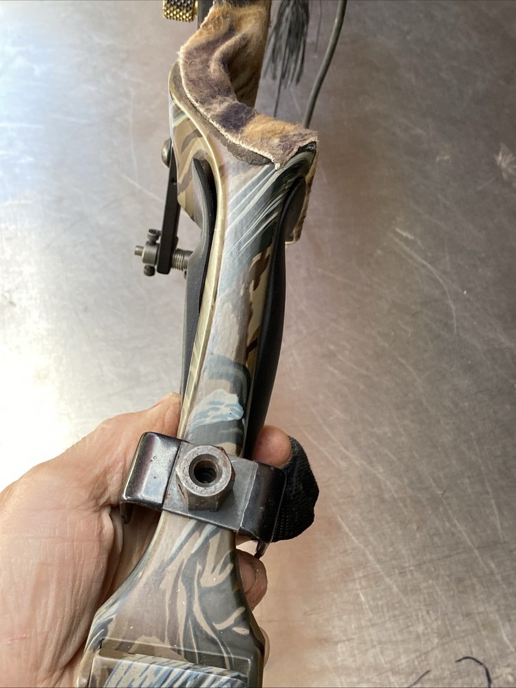 Golden Eagle Carbon Hawk System Compound Bow 38” RH