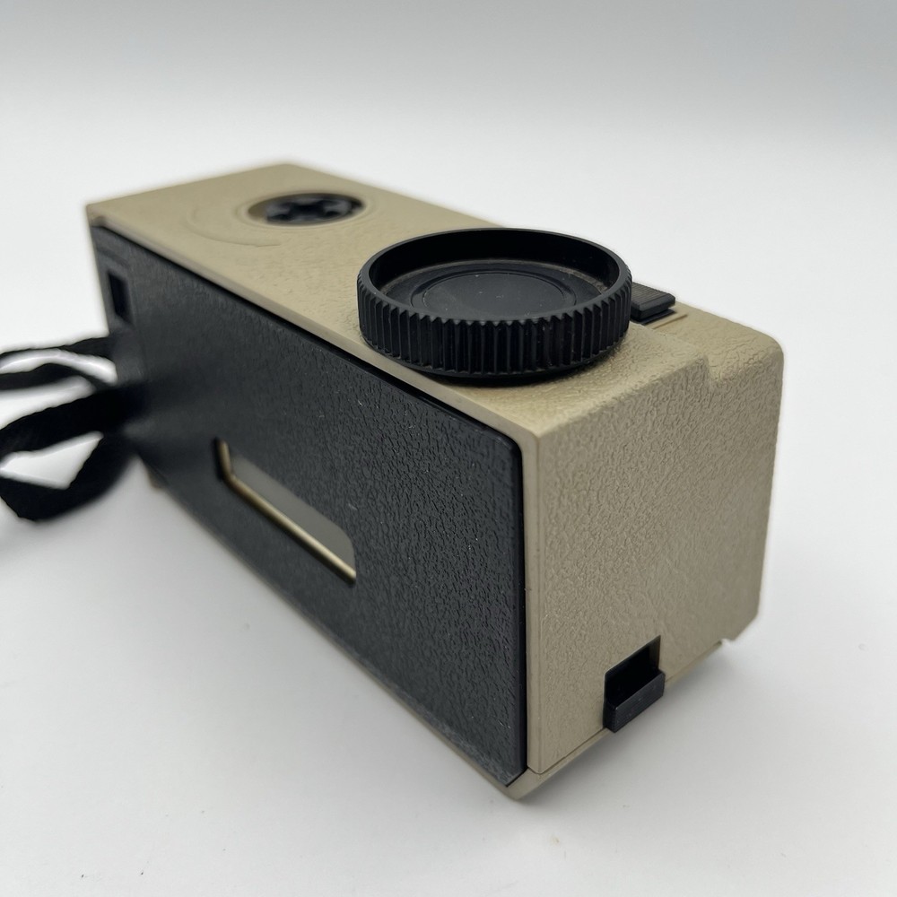 Kodak Hawkeye Instamatic II Camera - Not Tested - Needs Batteries