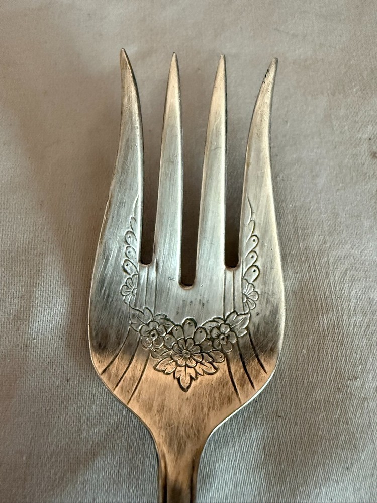 One - 1847 Rogers Bros First Love 1937 Silverplate 6¼" Fork