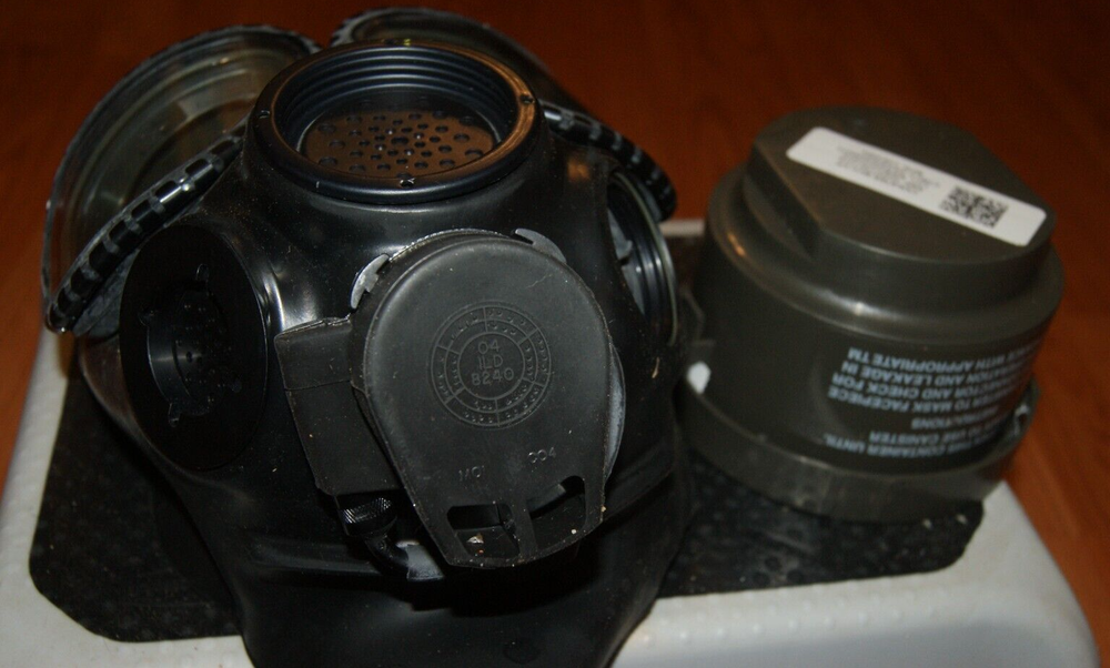 M40 SERIES GAS MASK MEDIUM -LARGE SIZE