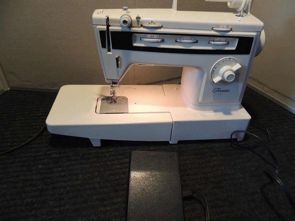 Finesse 834 Sewing Machine