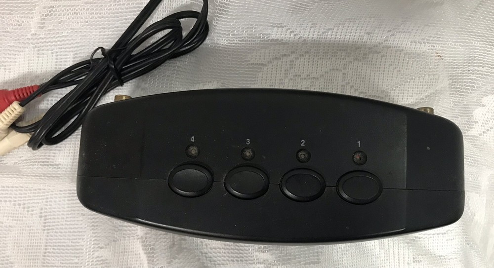 RCA MODEL VH911 AUDIO / VIDEO / S-VIDEO SELECTOR