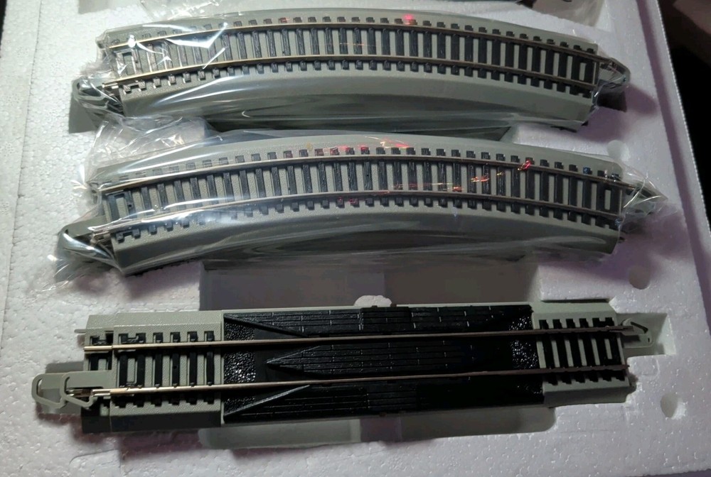 Hawthorne Village - John Wayne Electric Two Car Train Set - Read Description