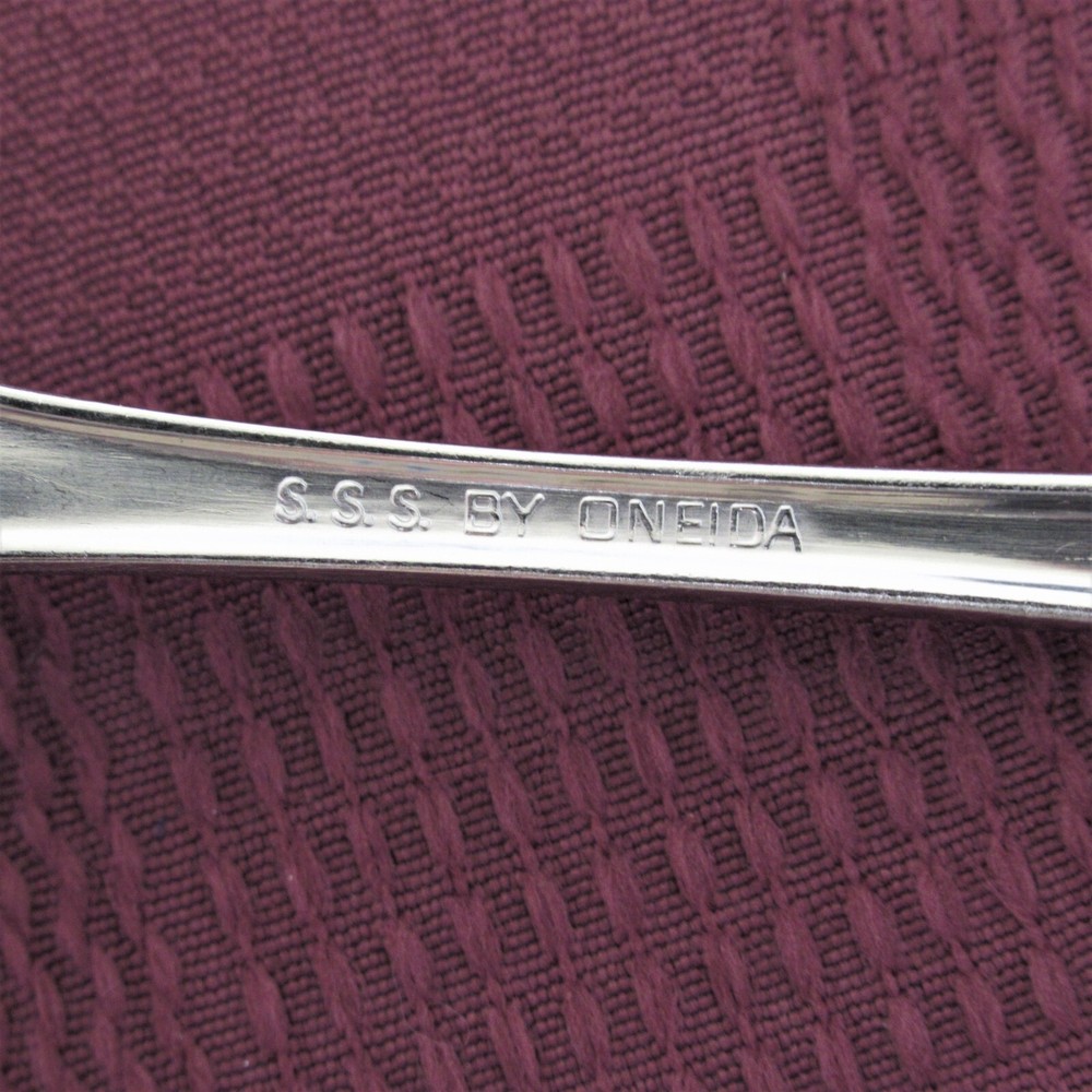 SSS Oneida Maestro St Leger solid serving spoon stainless steel flatware utensil