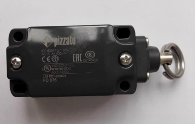 Pizzato Pull rope switch FD 676