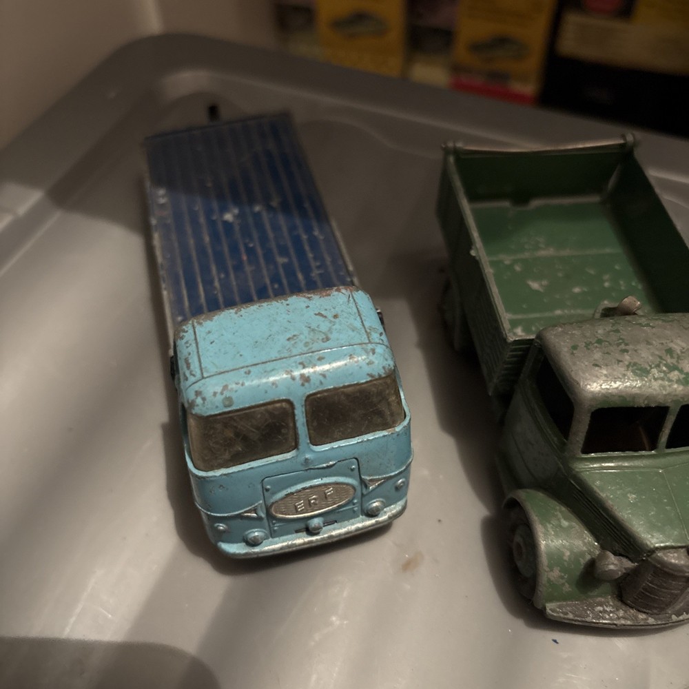 DINKY & CORGI 5 in total used