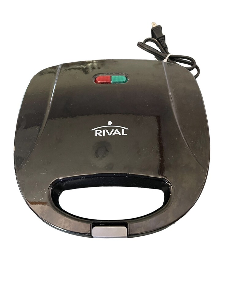 Rival 2- Slice Waffle Maker S6136W Great condition!