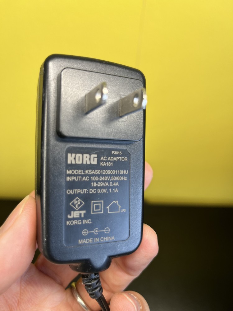 KORG MicroKORG Synthesizer Vocoder w/ AC-adapter | Beautiful Condition