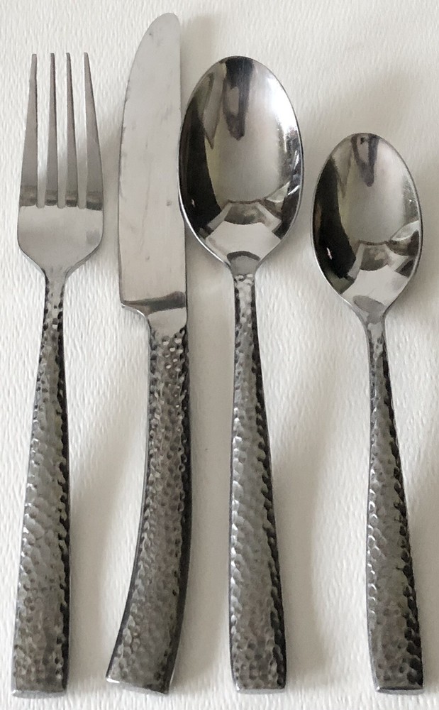 HAND HAMMERED UNF2352 Place Setting 4 PCS Unknown Mfg Stainless Steel Flatware
