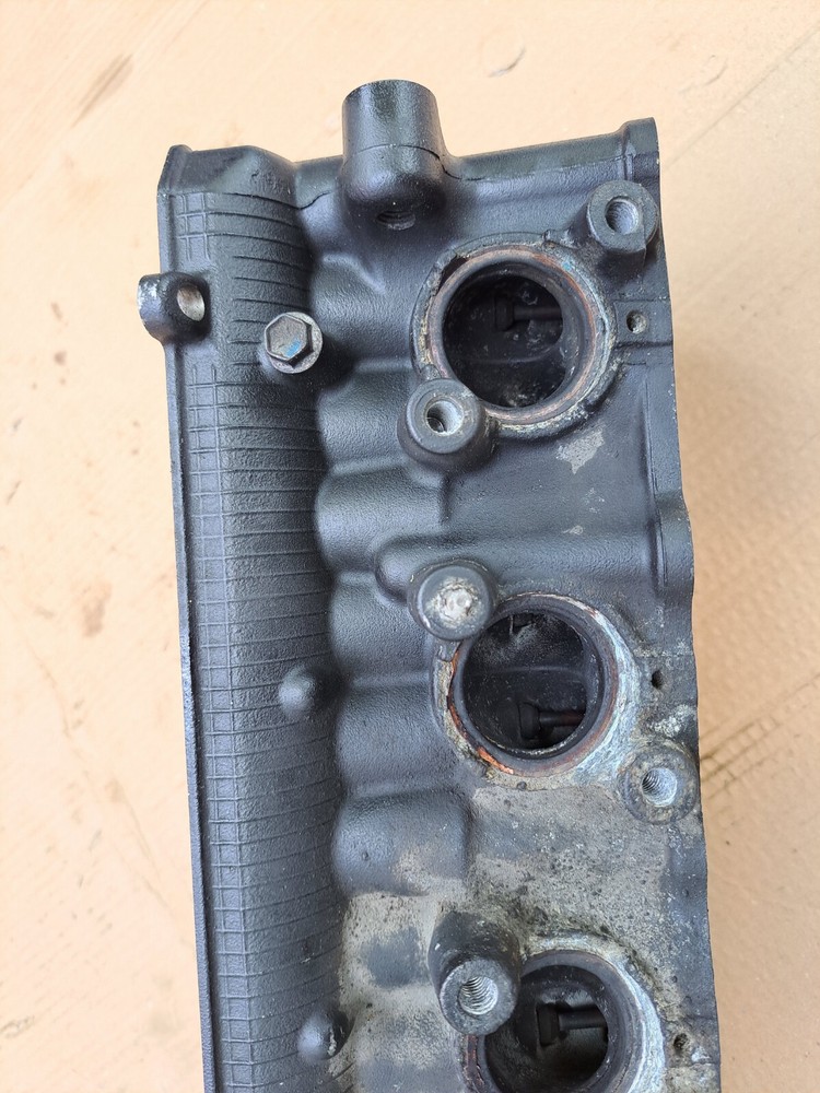 Suzuki gsr750 cylinder head