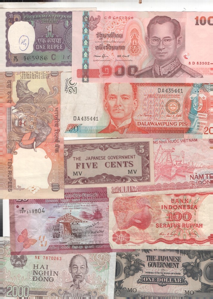 Asia. 100 Banknotes.