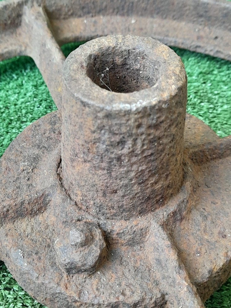 Cast Iron Wheel (23)