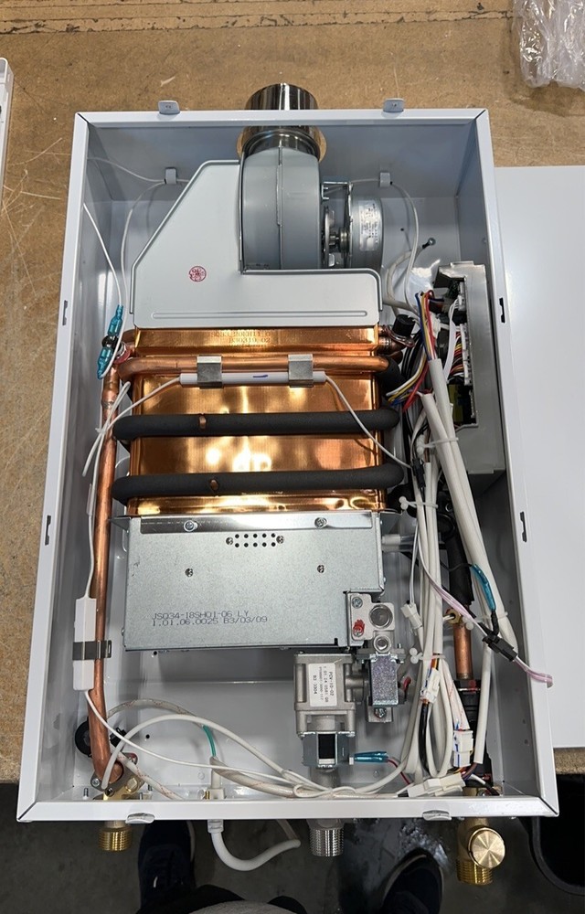 FOGATTI 4.0GPM Tankless Water Heater Natural Gas 90,000 BTU CSA Certified Indoor