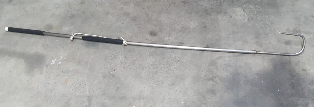 HEAVY DUTY STAINLESS FISH GAFF 7' X 5 1/2"