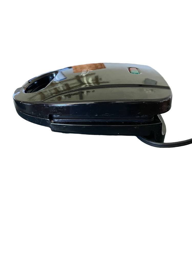 Rival 2- Slice Waffle Maker S6136W Great condition!