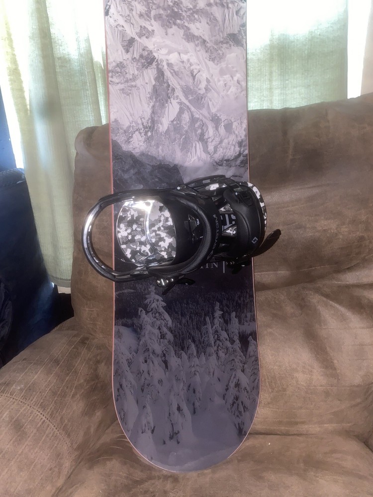 BRAND NEW Mens System Snowboard
