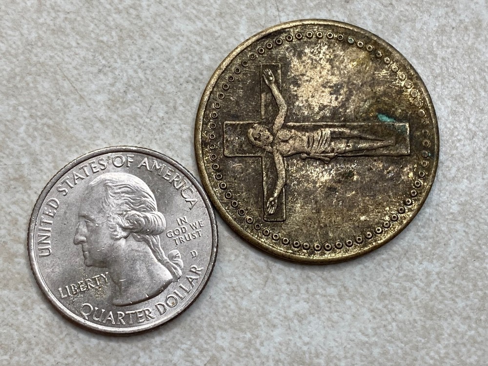 Religious Crucifix Arcade Trade Token T5344